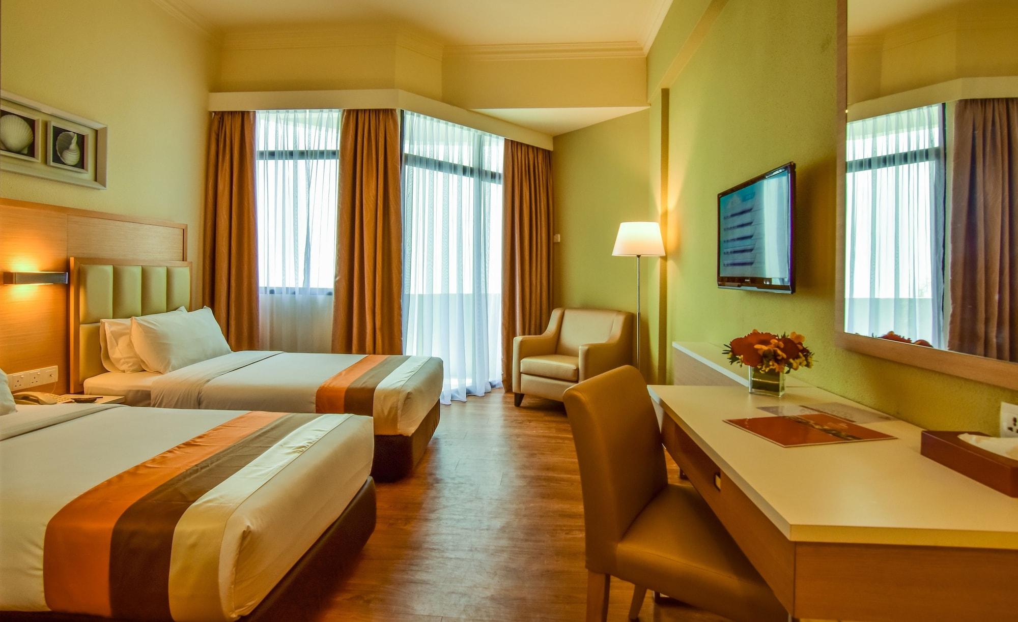 Hotel Sentral Seaview @ ​Beachfront Tanjung Bungah  Extérieur photo