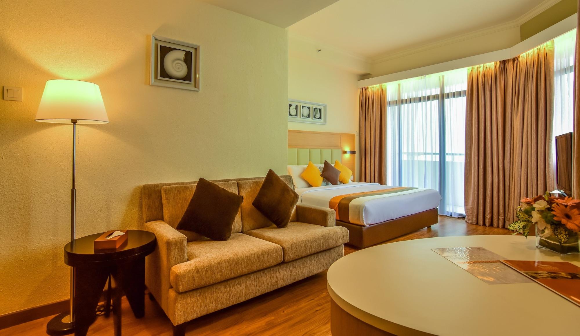 Hotel Sentral Seaview @ ​Beachfront Tanjung Bungah  Extérieur photo
