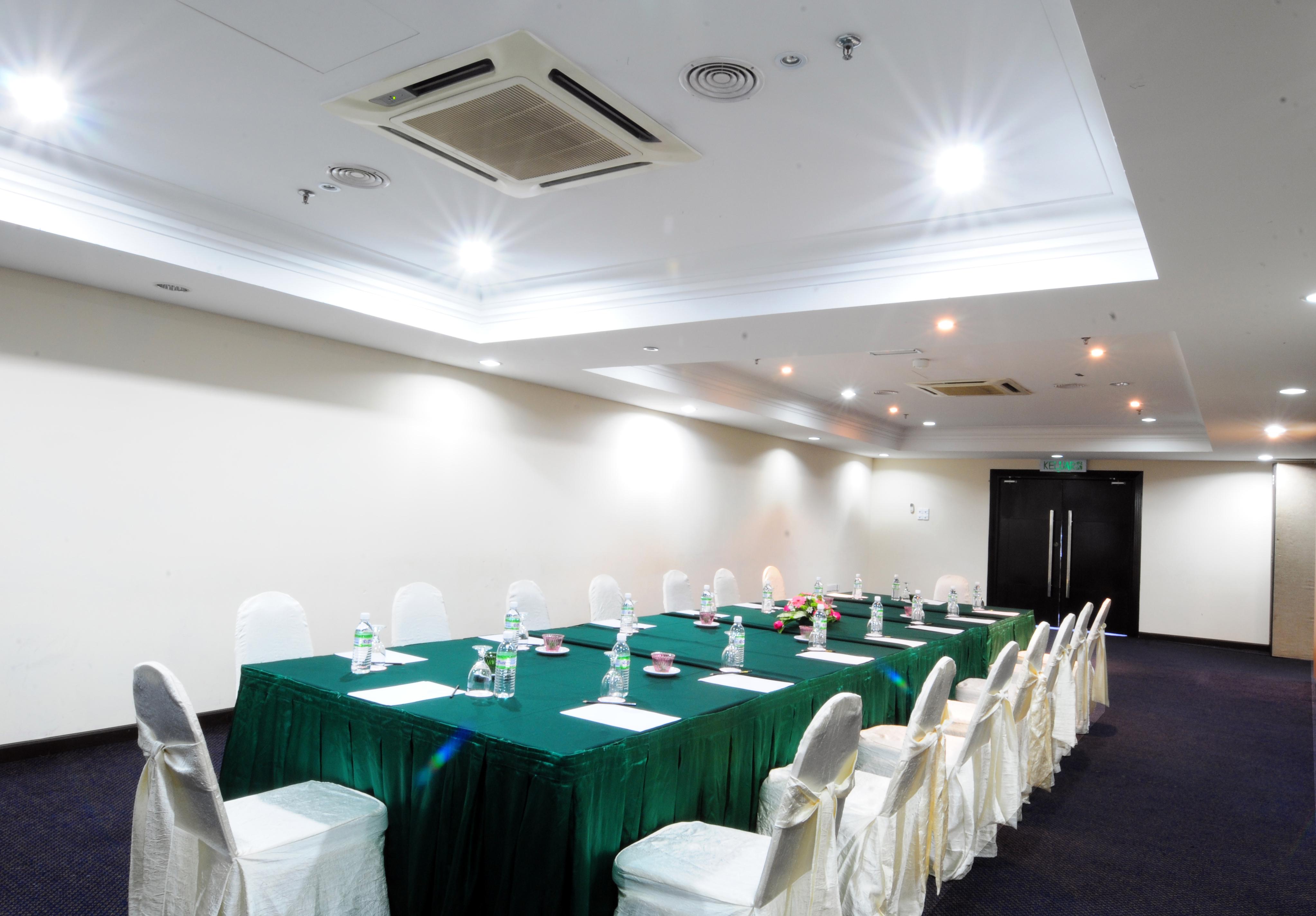 Hotel Sentral Seaview @ ​Beachfront Tanjung Bungah  Extérieur photo
