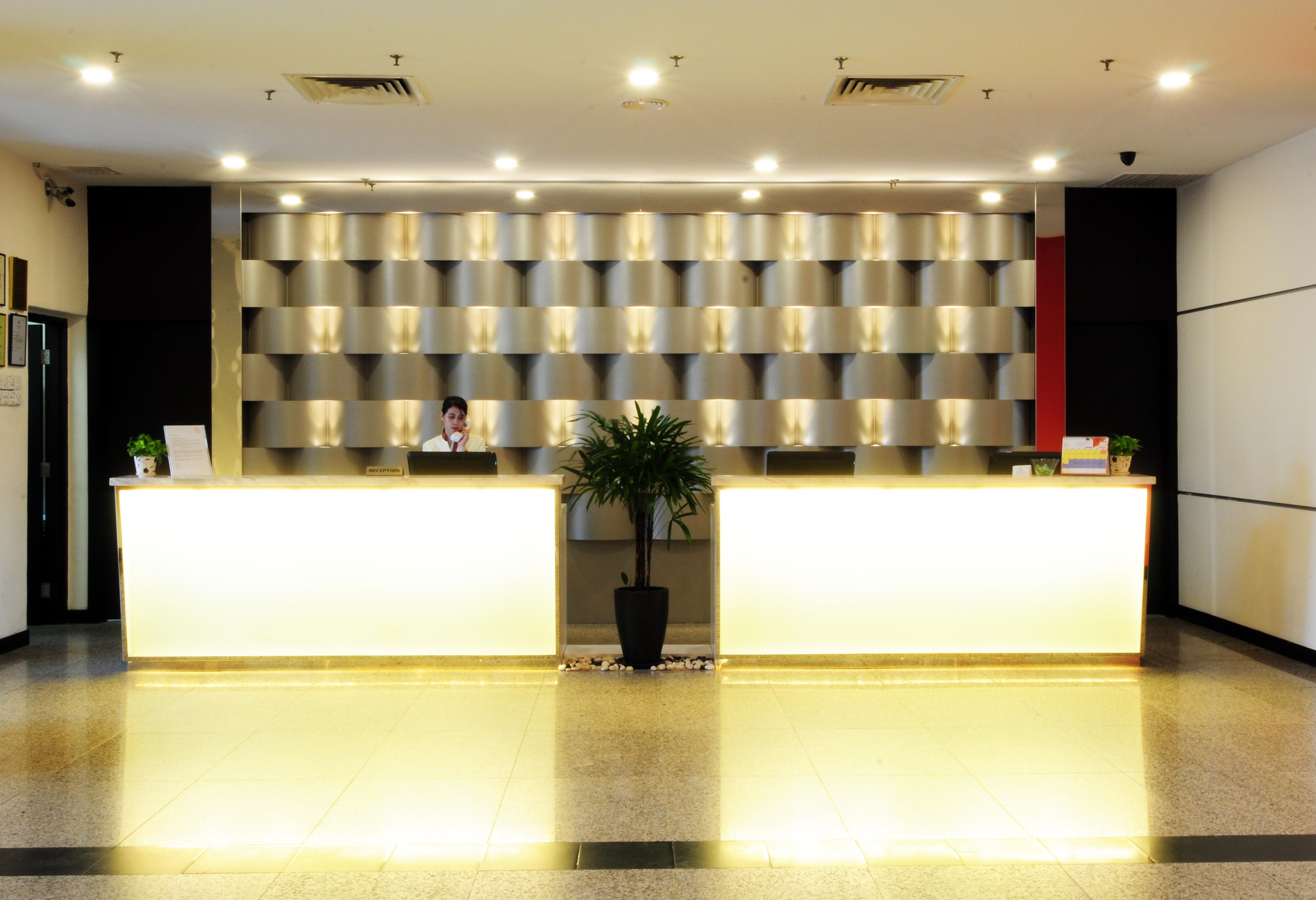 Hotel Sentral Seaview @ ​Beachfront Tanjung Bungah  Extérieur photo