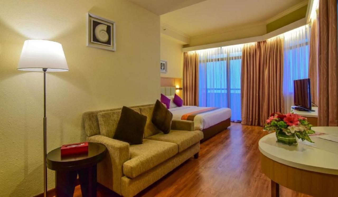 Hotel Sentral Seaview @ ​Beachfront Tanjung Bungah  Extérieur photo