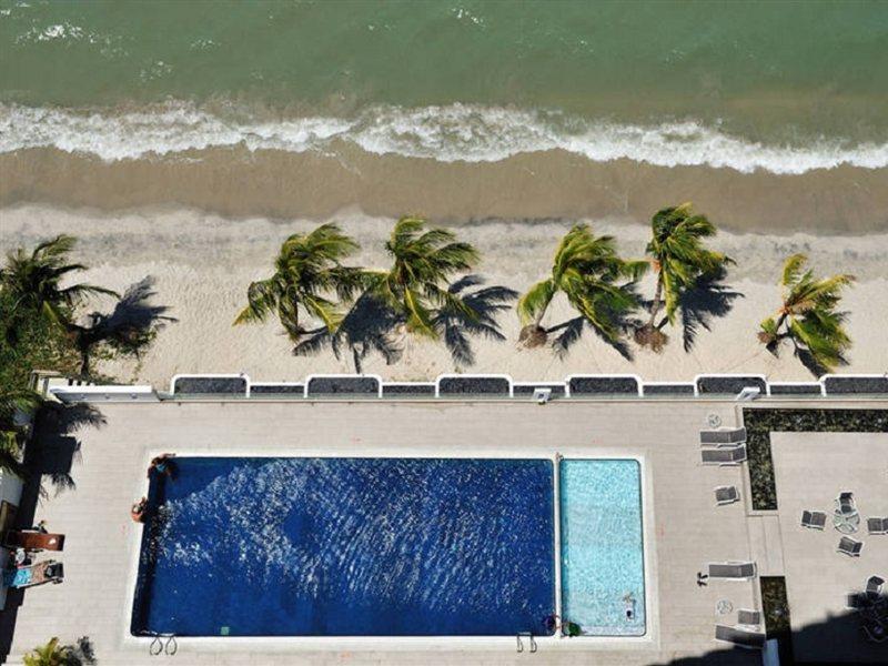Hotel Sentral Seaview @ ​Beachfront Tanjung Bungah  Extérieur photo