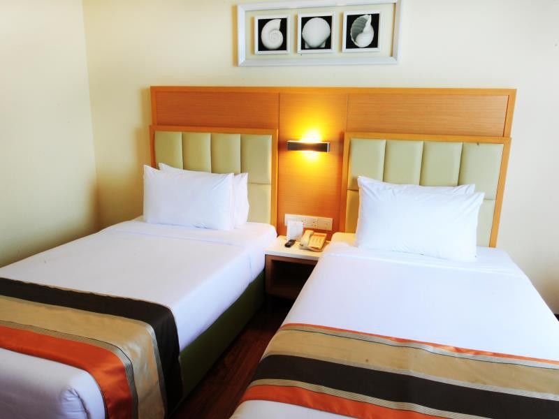 Hotel Sentral Seaview @ ​Beachfront Tanjung Bungah  Extérieur photo