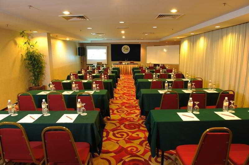 Hotel Sentral Seaview @ ​Beachfront Tanjung Bungah  Extérieur photo