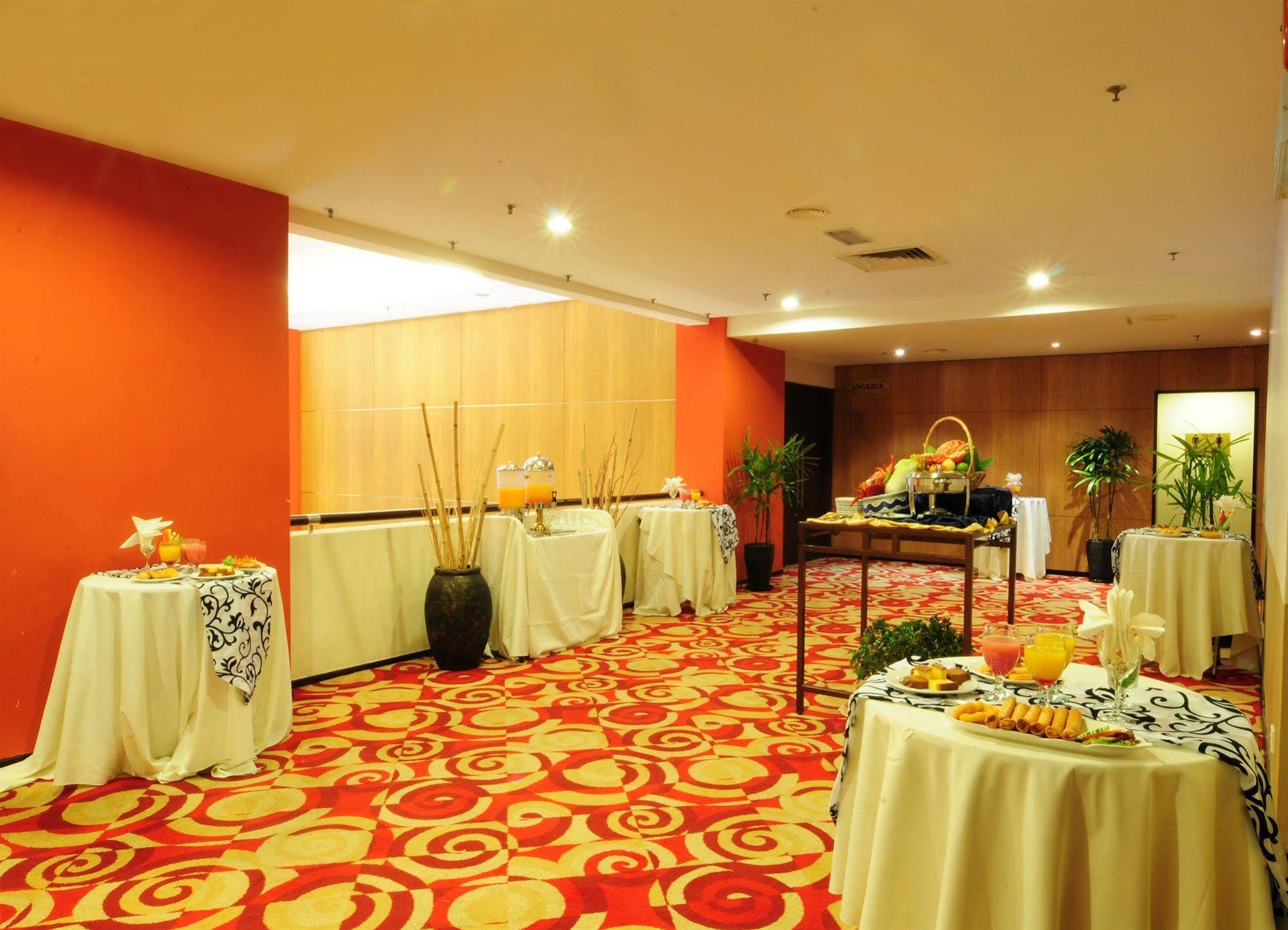 Hotel Sentral Seaview @ ​Beachfront Tanjung Bungah  Extérieur photo